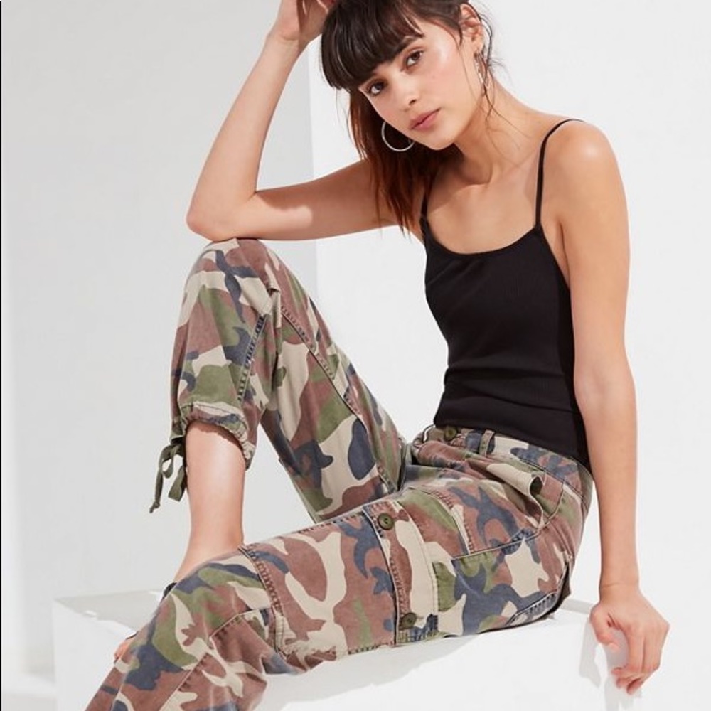 UO NWOT Camo pants